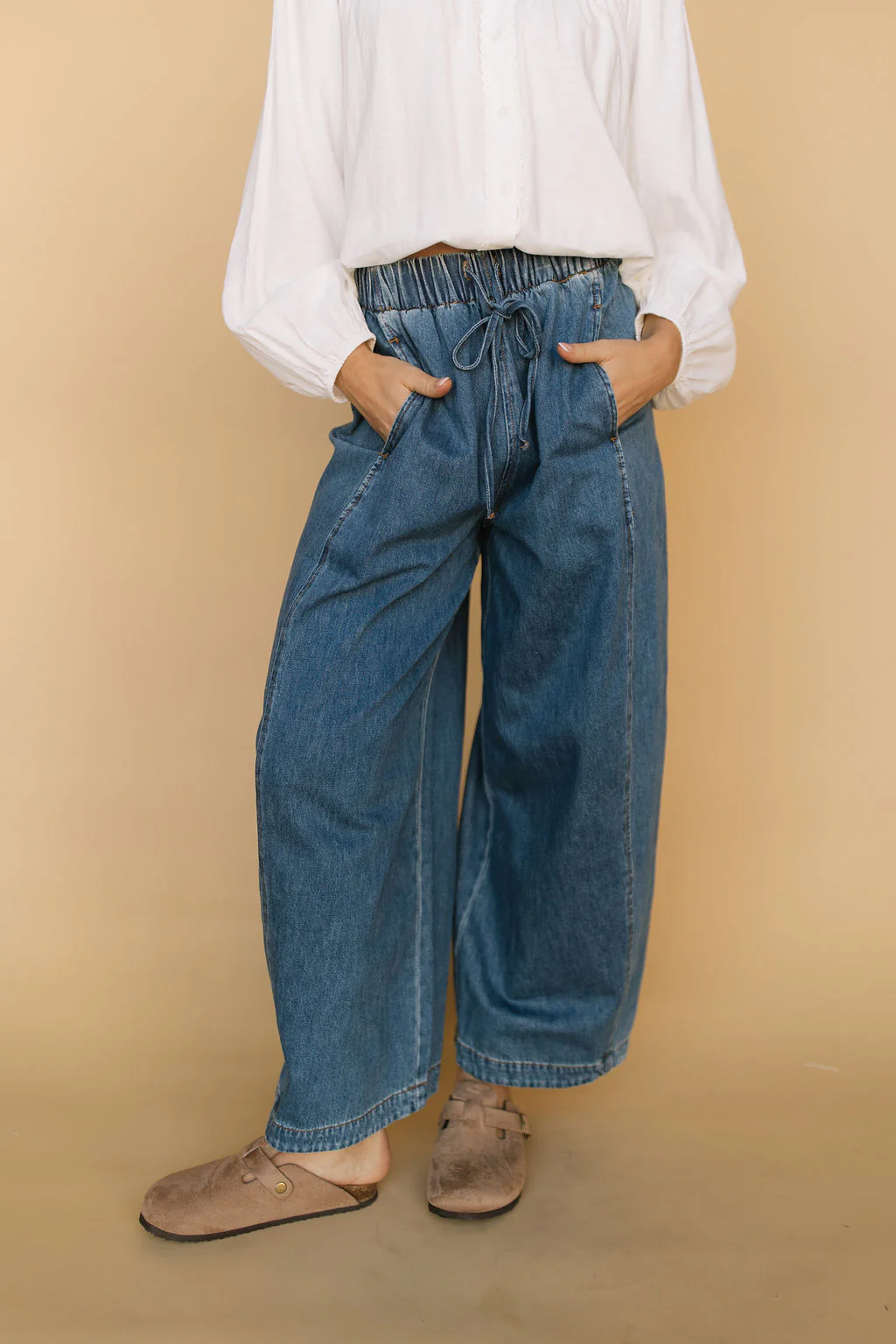 Brooke Barrel Jeans in Medium Wash - Image 3