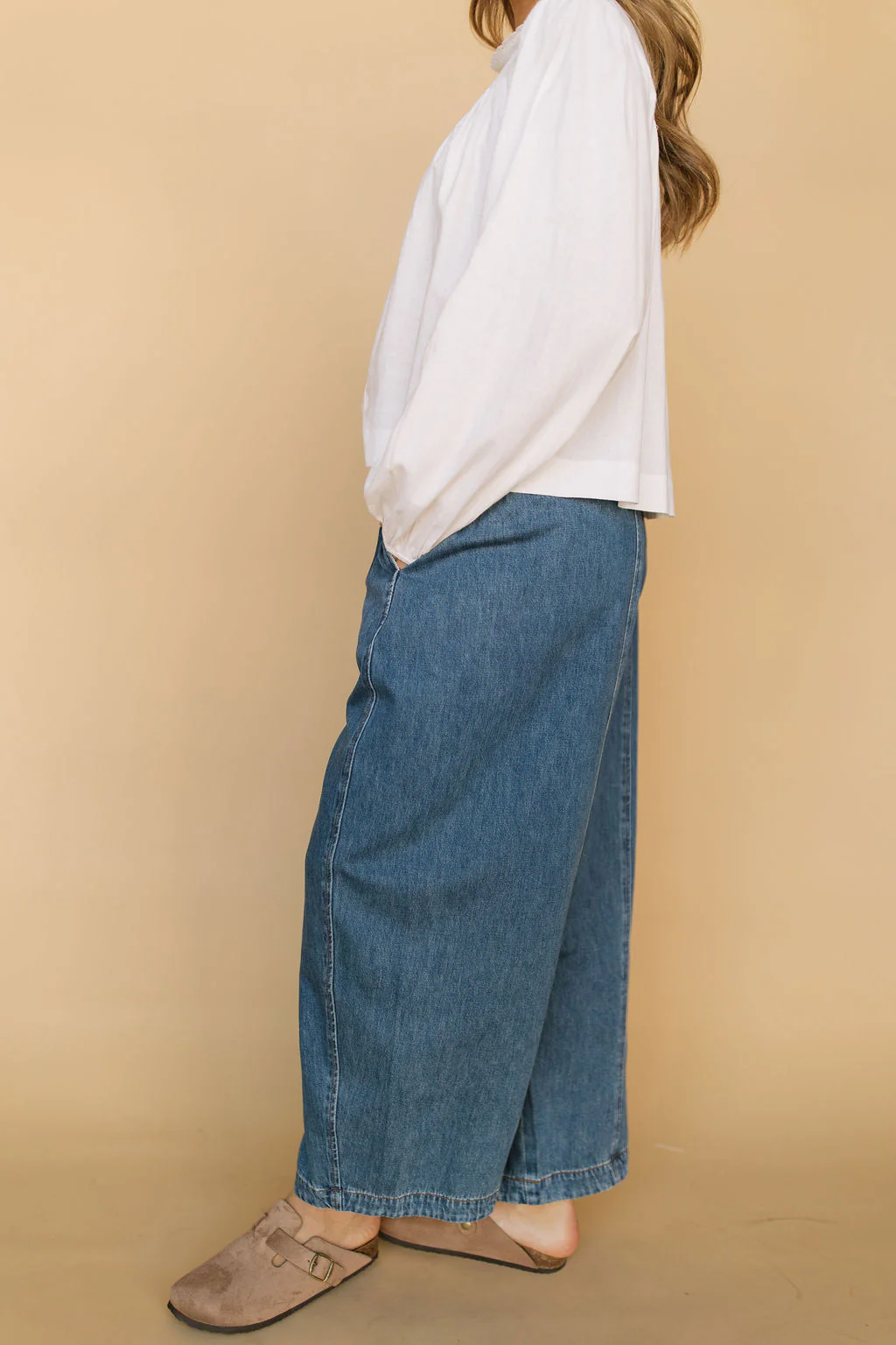 Brooke Barrel Jeans in Medium Wash - Image 4