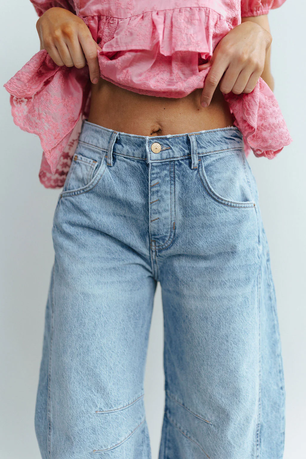 Free People Good Luck Mid-Rise Barrel Jeans in Ultra Light Beam - Image 3