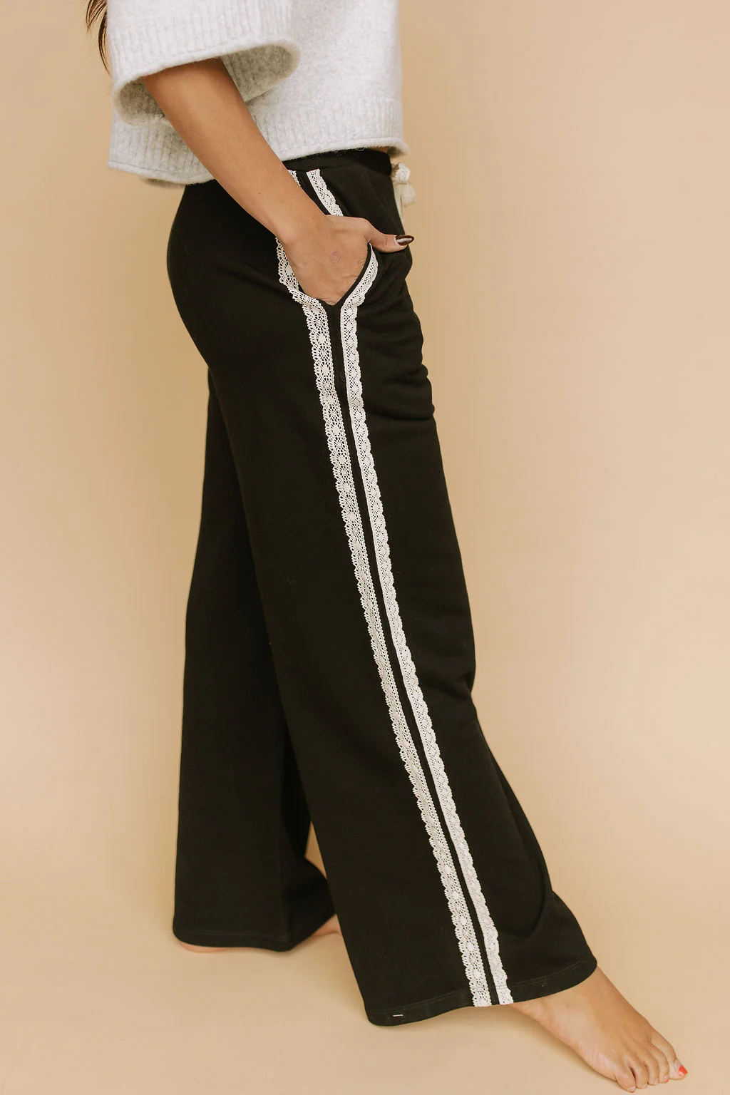 Lacy Days Sweatpants in Black